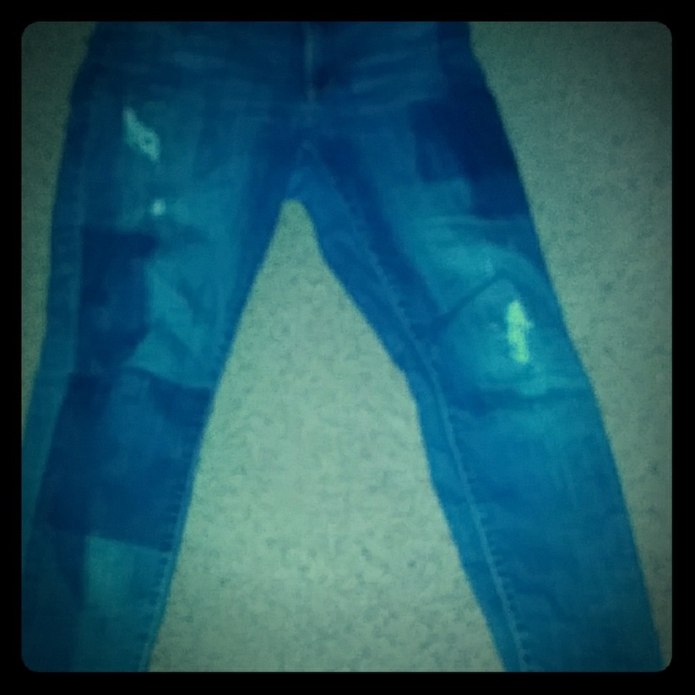 Blie patched/ripped jeans